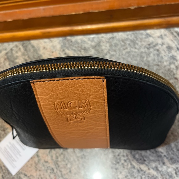MCM Parfums Embossed Logo Clutch Cosmetic Pouch Bag Black & Tan New with Tags! - Picture 7 of 10